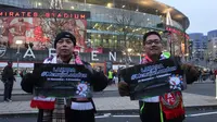 Lazada mengirimkan dua orang yang beruntung ke London untuk menyaksikan langsung laga antara Arsenal versus Manchester United di Stadion Emirates, 2 Desember 2017. (Lazada Indonesia)