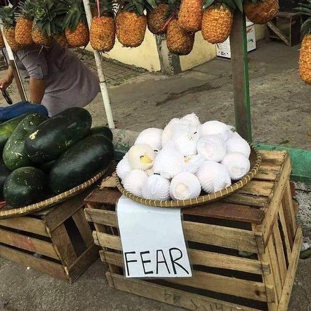7 Potret Promosi Absurd Orang Jualan Buah Ini Bikin Heran