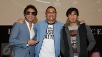 Ki-ka: Giring 'Nidji', Ariel 'Noah' dan  Chief Marketing Officer PT KMK Online, Prami Rachmiadi, Jakarta, Senin (30/11/2015). (Liputan6.com/Herman Zakharia) 