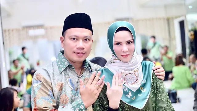 [Bintang] Angel Lelga dan Vicky Prasetyo