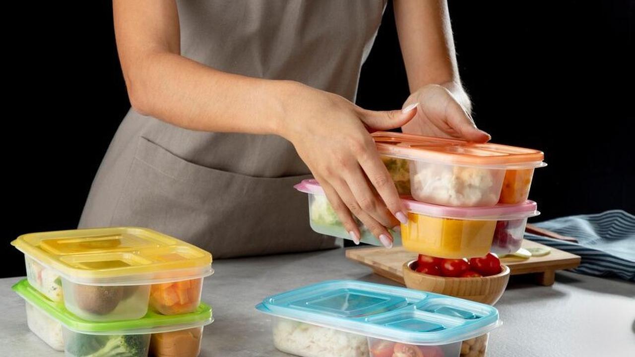4. Pisahkan Jenis Makanan yang Akan Disiapkan