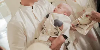 Nikita Willy dan Indra Priawan Djokosoetono baru saja menggelar prosesi akikah untuk anak kedua mereka di The Residences at Dharmawangsa, Jakarta. [@yorafebrina].