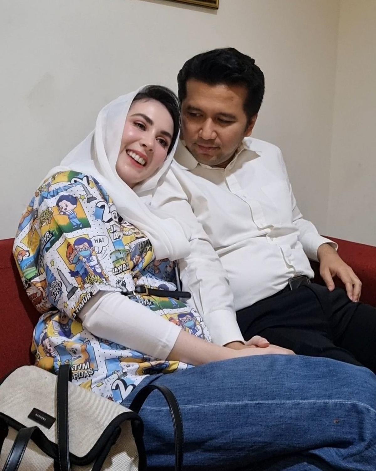 Kemesraan Arumi Bachsin Dukung Emil Dardak di Pilkada Jatim 2024, Gemas Bikin Iri