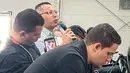 Tidak ada sambutan panjang ataupun kalimat pembuka pada konferensi pers. Sesi langsung memasuki agenda tanya jawab dari para jurnalis. (Bola.com/Hery Kurniawan/Adv/Powerade)