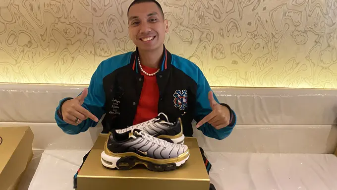 Rayi Ran dengan Koleksi Sneakers Nike Eksklusif Rayakan 50 Tahun Foot Locker. [Anisha/Fimela]