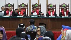 Kapolda Metro Jaya Irjen Pol Mochamad Iriawan angkat suara terkait surat permintaan penundaan sidang pembacaan tuntutan perkara dugaan penodaan agama terdakwa Basuki Tjahaja Purnama