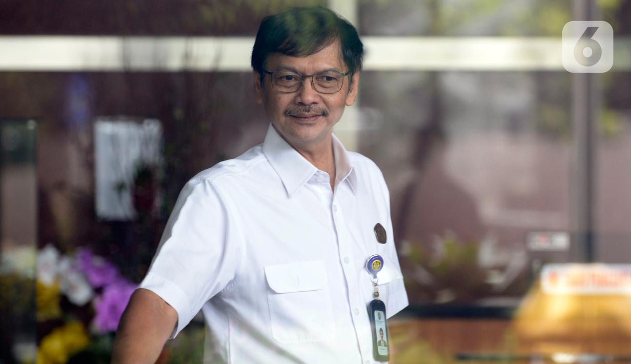 Direktur Jenderal Ketenagalistrikan (Gatrik) Kementerian ESDM, Rida Mulyana menyambangi Gedung KPK, Jakarta, Kamis (5/3/2020). Kedatangan Rida Mulyana untuk rapat kordinasi bersama Menteri ESDM Arifin Tasrif dan pimpinan KPK terkait pengolahan sampah menjadi tenaga listrik. (merdeka.com/Dwi Narwoko)