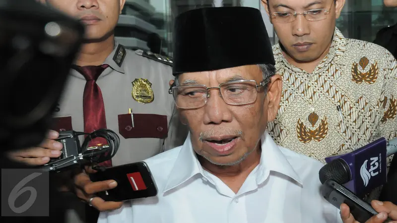 KH Hasyim Muzadi