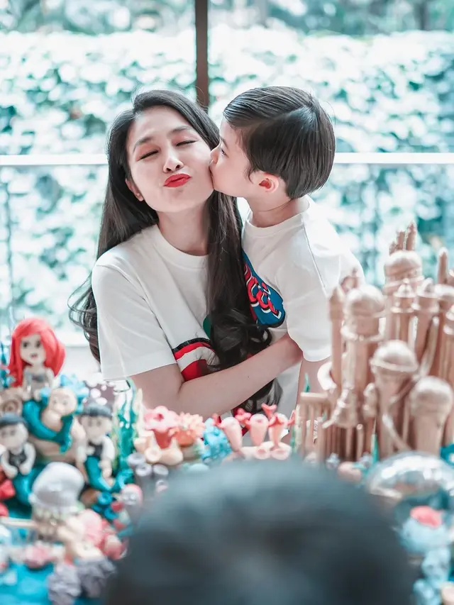 Sandra Dewi tetap cantik di usia 39 tahun (Instagram/sandradewi88)