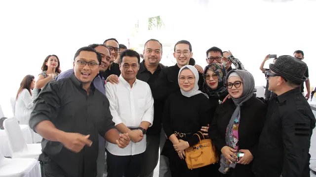 QuickGlam, sebuah klinik pertama di Indonesia, yang menyediakan layanan Estetika, Anti Aging dan Seksologi dalam satu wadah.