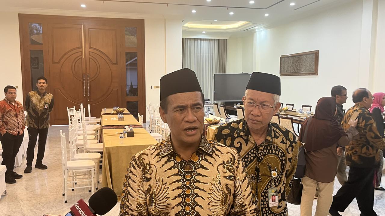 BGN Kesulitan Cari Bahan Baku MBG, Mentan Cari Lahan untuk Tanam Kedelai Hingga Bangun Peternakan Raksasa