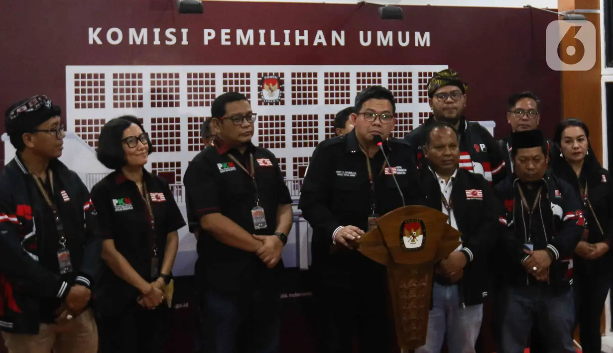 Hari pendaftaran calon legislatif DPR RI, DPR, dan DPD pada Pemilu 2024 ditutup hari ini, Minggu (14/5/2023).  (Liputan6.com/Herman Zakharia)