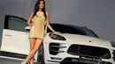  Macan 2.0 hadir dengan mesin 2.0 L 4 silinder dengan daya 237 hp pada torsi 350 Nm. Akselerasi 0-100 km/jam dalam 6,9 detik, Jakarta, Kamis (5/6) (Liputan6.com/Faisal R Syam).