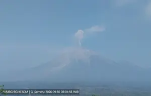 Semeru Erupsi Beruntun Pagi Ini, Kolom Abu Capai 1.000 Meter