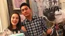 Kedekatan keduanya tampak terlihat dari Instagramnya. Terlihat Chelsea memegang kue bernuansa biru dengan banyak bintang. Sedangkan Daffa, yang merupakan anak artis senior Marini Zumarnis terlihat memegang balon. (Instagram/daffawardhana)
