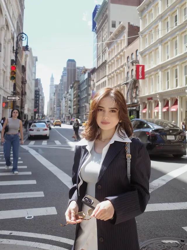 7 Potret Gaya Syifa Hadju di New York yang Memesona, Outfitnya Tuai Pujian Penggemar