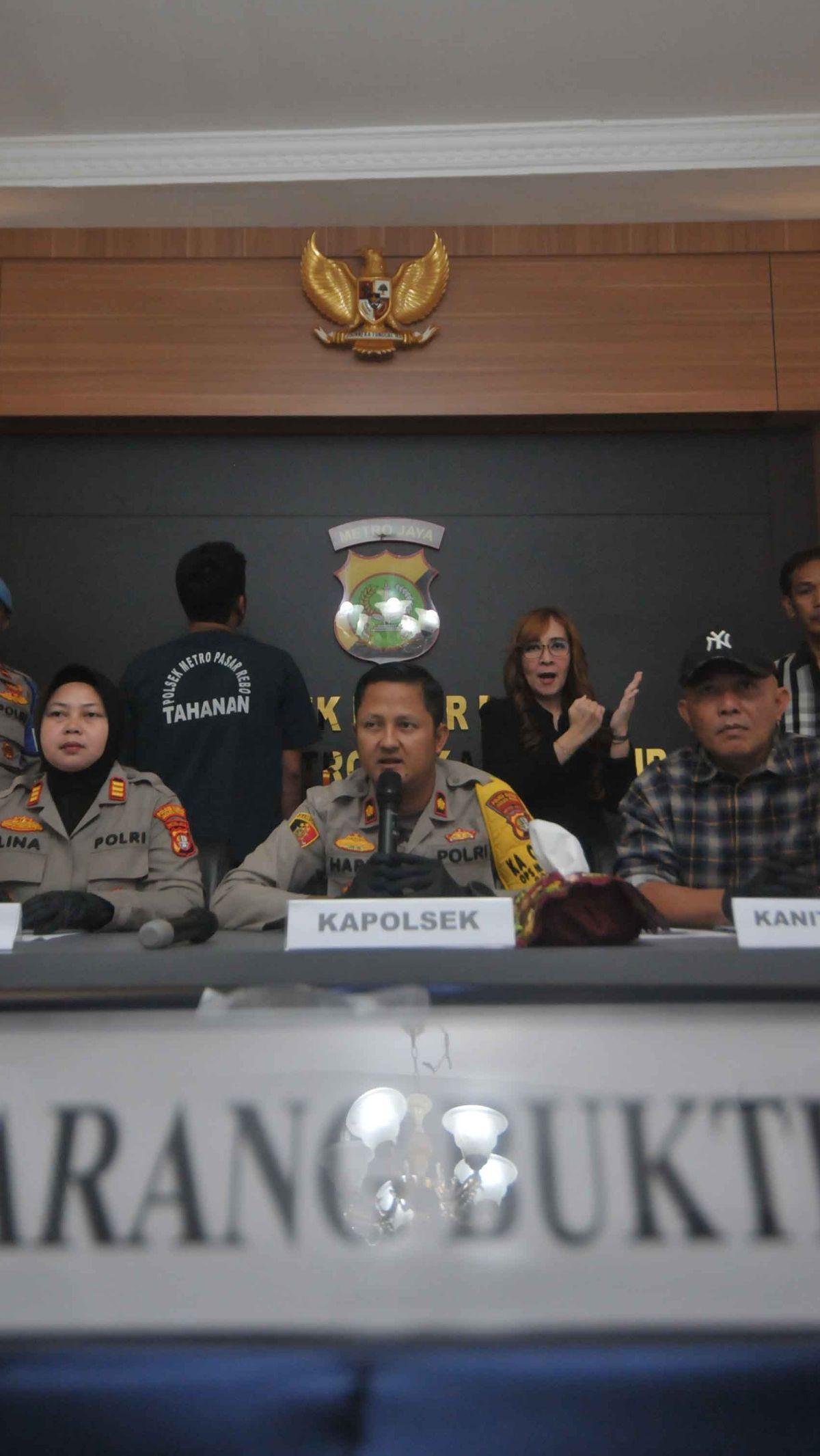 Akibat tindakan EST, korban mengalami luka bakar di sekujur tubuhnya.&nbsp;Merdeka.com/Imam Buhori