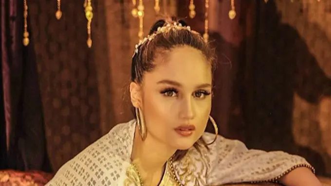 Wajah Glowing ala Cinta Laura, Bikin Wajah Terlihat Fresh Natural