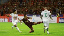 Penyerang PSM, Ferdinand Sinaga, saat menghadapi PSS di Stadion Andi Mattalatta Mattoangin, Makassar (1/3/2020). (Bola.com/Abdi Satria)