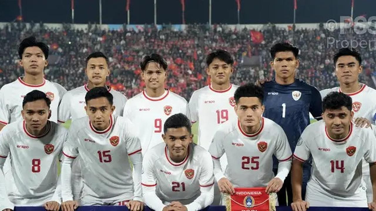 Aduh, 1 Pemain Timnas Indonesia Terpaksa Pakai Tongkat Jelang Lawan Filipina