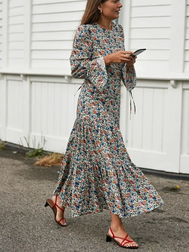 Maxi dress dan strap sandal