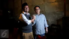 Bakal Calon Gubernur (balongub) DKI Jakarta dari PKS, Muhammad Idrus (kiri) berjabat tangan dengan Ketua DPD PDIP Boy Sadikin usai menggelar pertemuan dan silaturahmi politik di kediaman Boy Sadikin, Jakarta, Jumat (4/3). (Liputan6.com/Gempur M Surya)