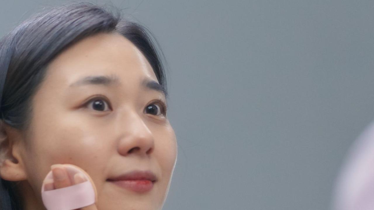Lebih Mudah Bikin Makeup Glowing dengan Semua Jenis Cushion, Cukup Lakukan Trik Ini