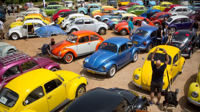 Ratusan Mobil VW Kodok Dipamerkan dalam Ajang Pertemuan Beetle Club