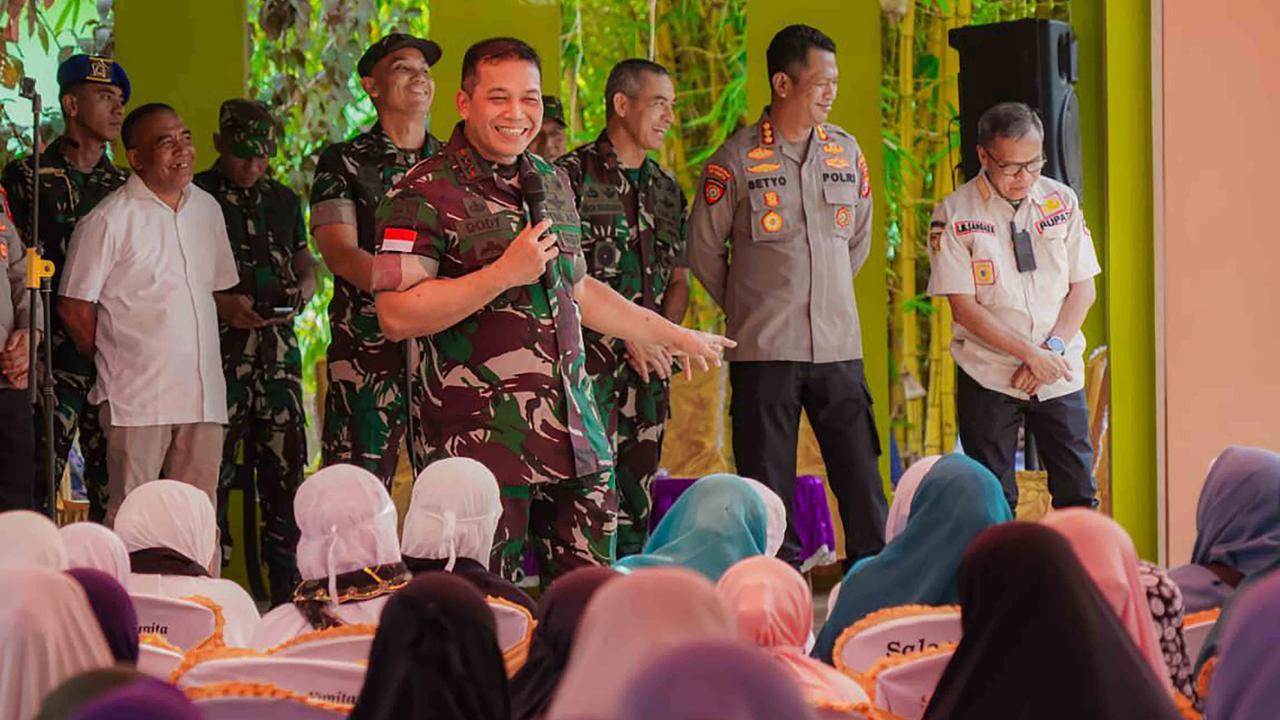 FOTO: Pangdam Pattimura Turun Tangan Redam Konflik Warga di Halmahera Tengah