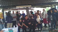 Agus Yudhoyono dan Annisa Pohan di TPS 6 untuk Pilkada DKI 2017. (Liputan6.com/Muslim AR)