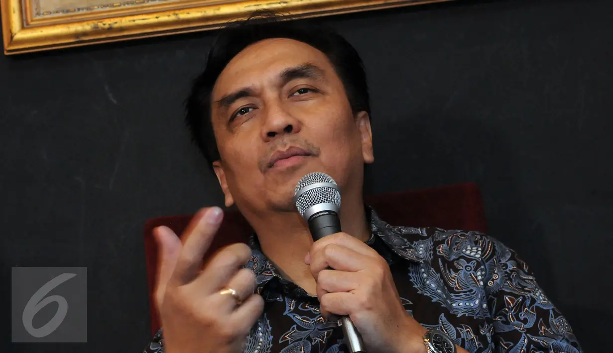 Anggota DPR F-PDIP Effendi Simbolon saat hadir menjadi narasumber pada diskusi Membongkar Rahasia Terdalam Freeport di Jakarta, Minggu (22/11/2015). Diskusi menghadirkan sejumlah tokoh politik dan ekonomi. (Liputan6.com/Helmi Fithriansyah)