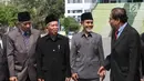 Tokoh Nasional, Rizal Ramli saat berbincang dengan Pimpinan Pondok Pesantren pada kunjungan dan kulaih umum Pondok Pesantren Gontor dan Universitas UNIDA Gontor di Ponorogo, Jawa Timur, Minggu (15/10). (Liputan6.com/Pool/Sin)