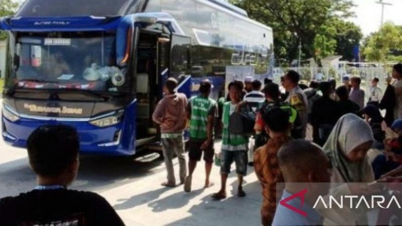 Arus Balik Lebaran Mataram: Ribuan Pemudik Padati Terminal Mandalika, Puncak Diprediksi H+7