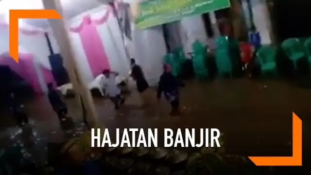 VIDEO: Diterjang Banjir, Hajatan Pernikahan di Madiun Bubar