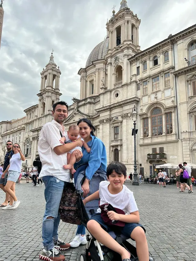 Raffi Ahmad dan Nagita Slavina (Instagram/raffinagita1717)