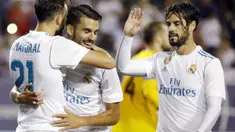Pemain Real Madrid merayakan gol yang dicetak oleh Borja Mayoral ke gawang MLS All-Star pada laga persahabatan di Soldier Field, Chicago, Kamis (3/8/2017). Real Madrid menang 4-2 atas MLS All-Star melalui adu penalti. (AP/Nam Y. Huh)