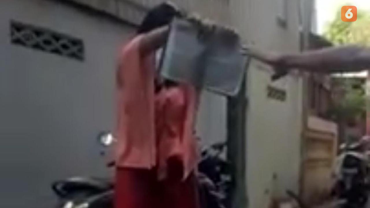 Tangkapan layar wanita Makassar mengaku yahudi lalu banting dan ancam robek Al-Qur'an (Istimewa)