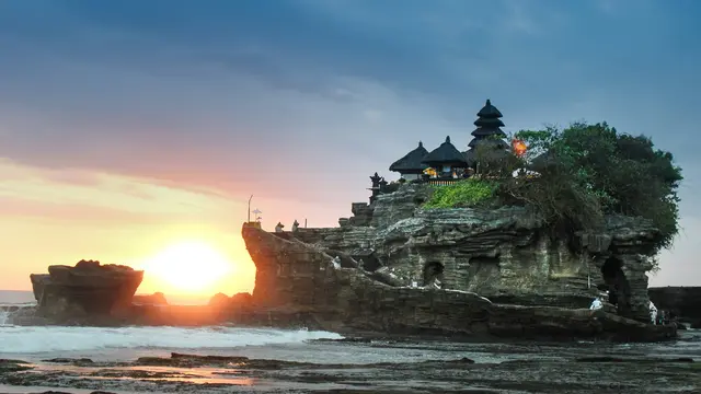 Bali selalu menjadi destinasi idaman bagi siapa saja yang ingin menikmati long weekend dengan suasana tropis.