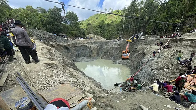 Tambang Emas Runtuh