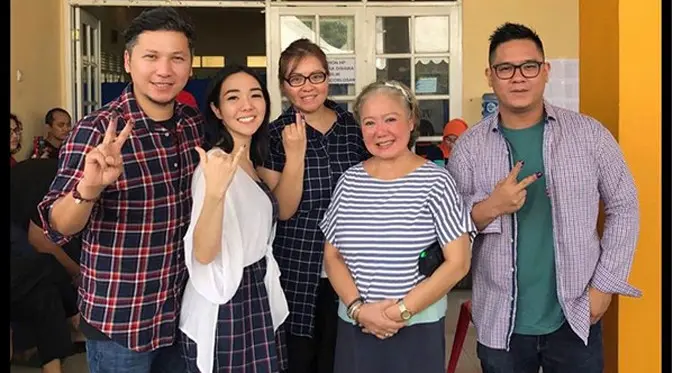 "Jakarta menanti... masing2 punya pilihan, semoga Jakarta mendapatkan yg terbaik, adem dan damai selalu..," tulis Gading Marten. (dok. Instagram)