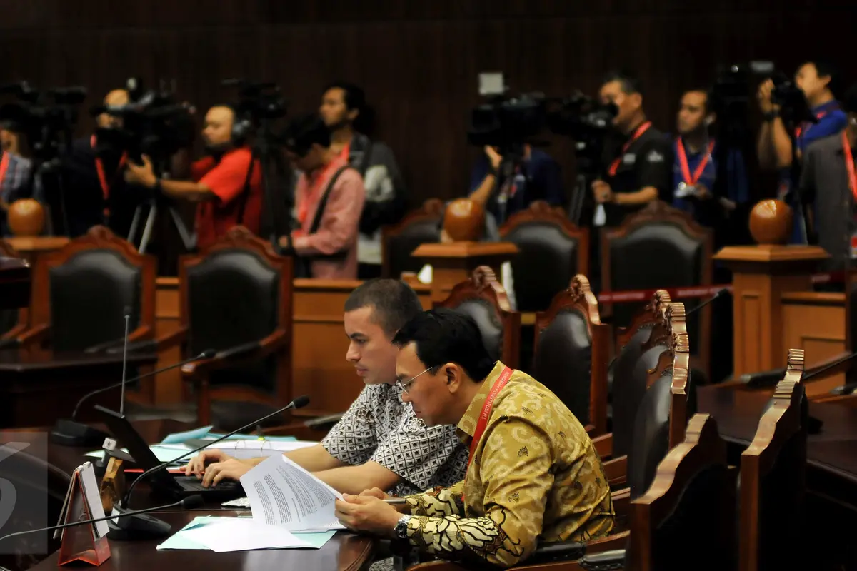 20160822-Ahok Jalani Sidang Perdana Gugatan Cuti di MK-Jakarta
