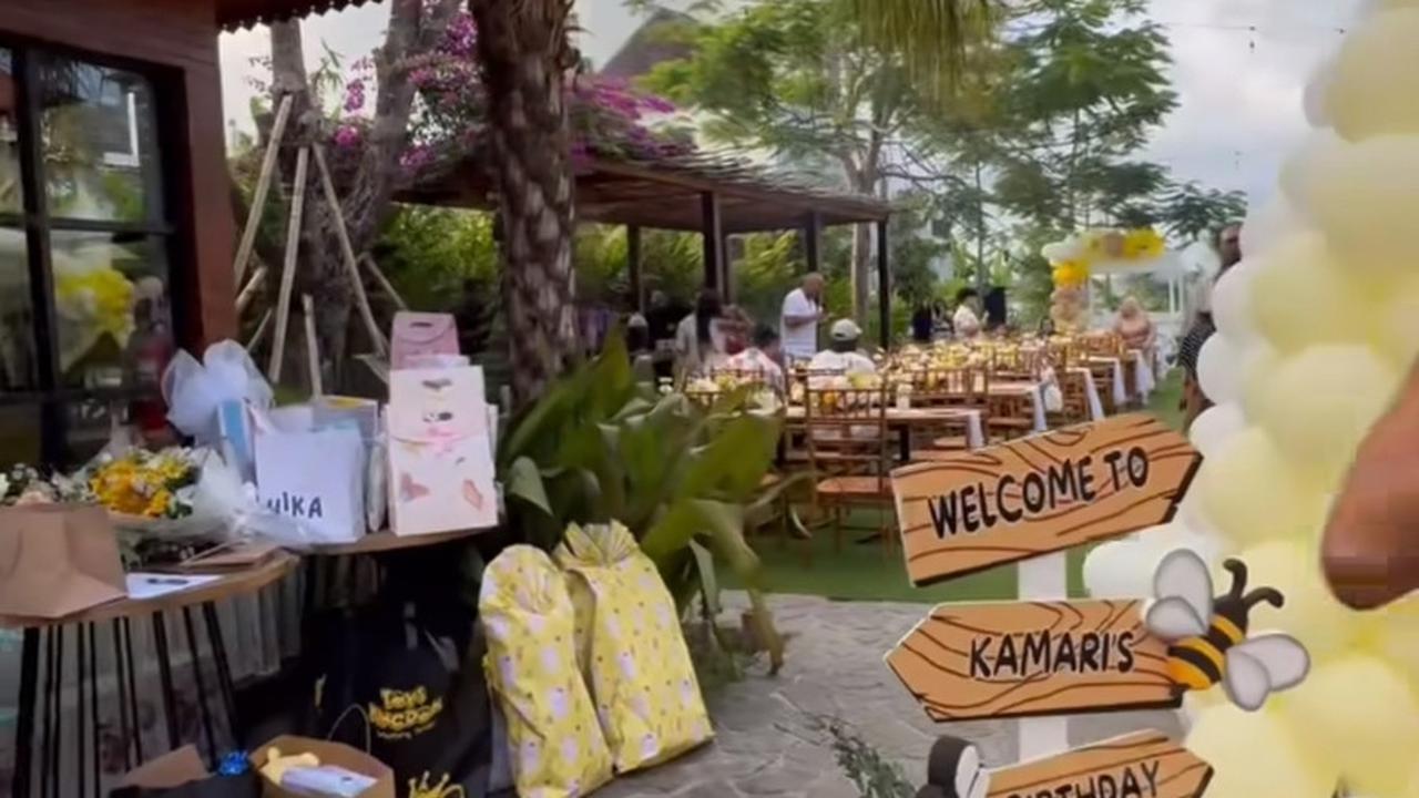 Tumpukan Hadiah Untuk Sang Anak