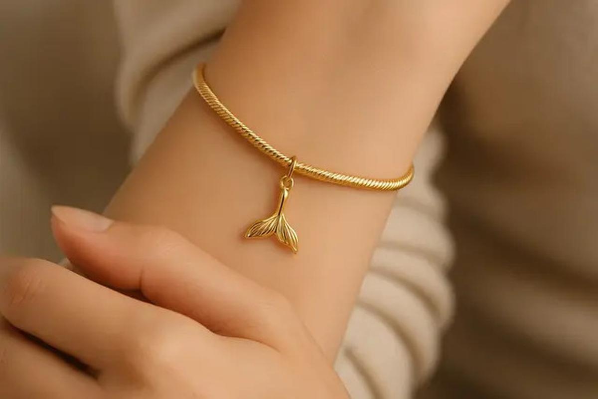 7 Model Gelang Emas Ekor Duyung untuk Ibu Muda, Tampil Elegan dan Stylish