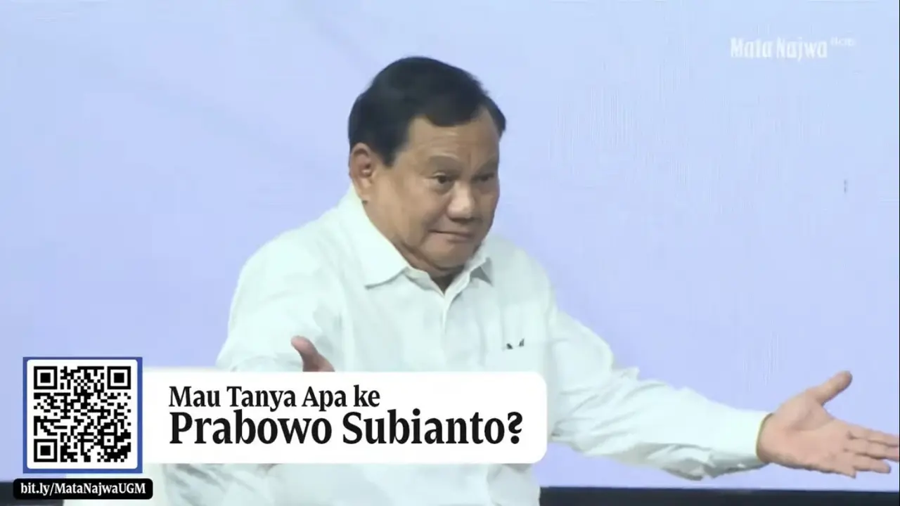 Ekspresi Prabowo Subianto saat ditanya soal namanya disebut-sebut menampar dan mencekik wakil menteri (wamen) saat rapat kabinet