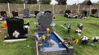 Makam Elit Ini Pasang Tiket Masuk Bagi Keluarga Peziarah (Sumber: Garden of Remembrance, Longton)