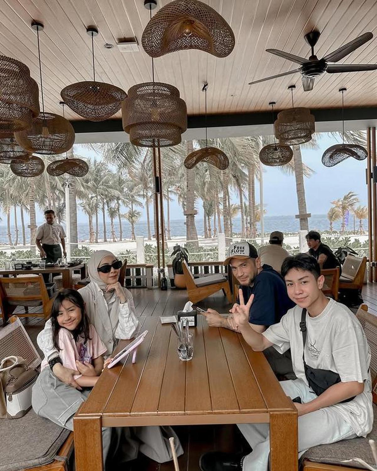 Gary Iskak Meninggal Dunia, Ini 6 Potret Kenangan Bareng Anak dan Istri