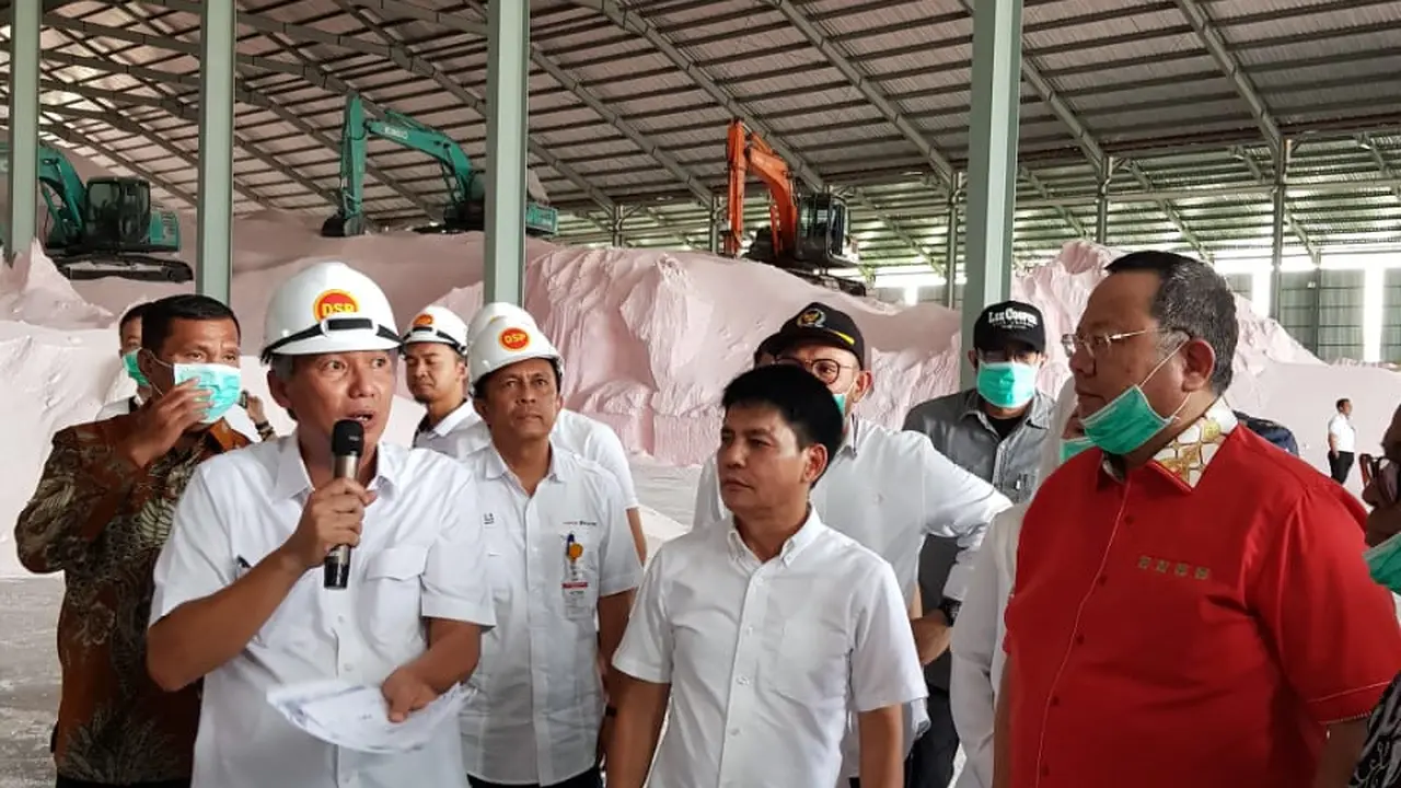 Dirut Pupuk Indonesia Aas Asikin saat melakukan kunjungan ke Makassar