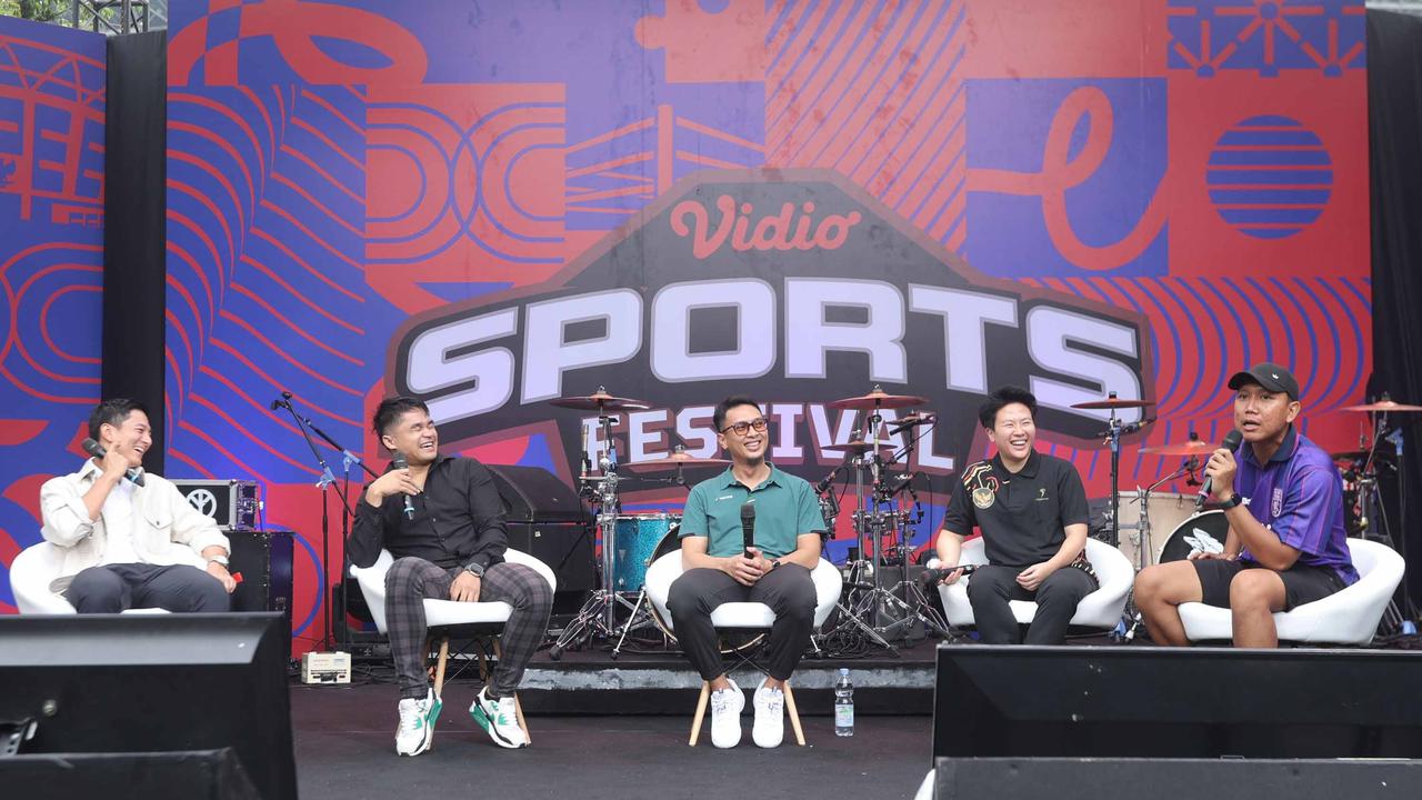 FOTO: Liliyana Natsir Main Bulu Tangkis Pakai Teflon, Bikin Heboh Vidio Sports Festival 2025
