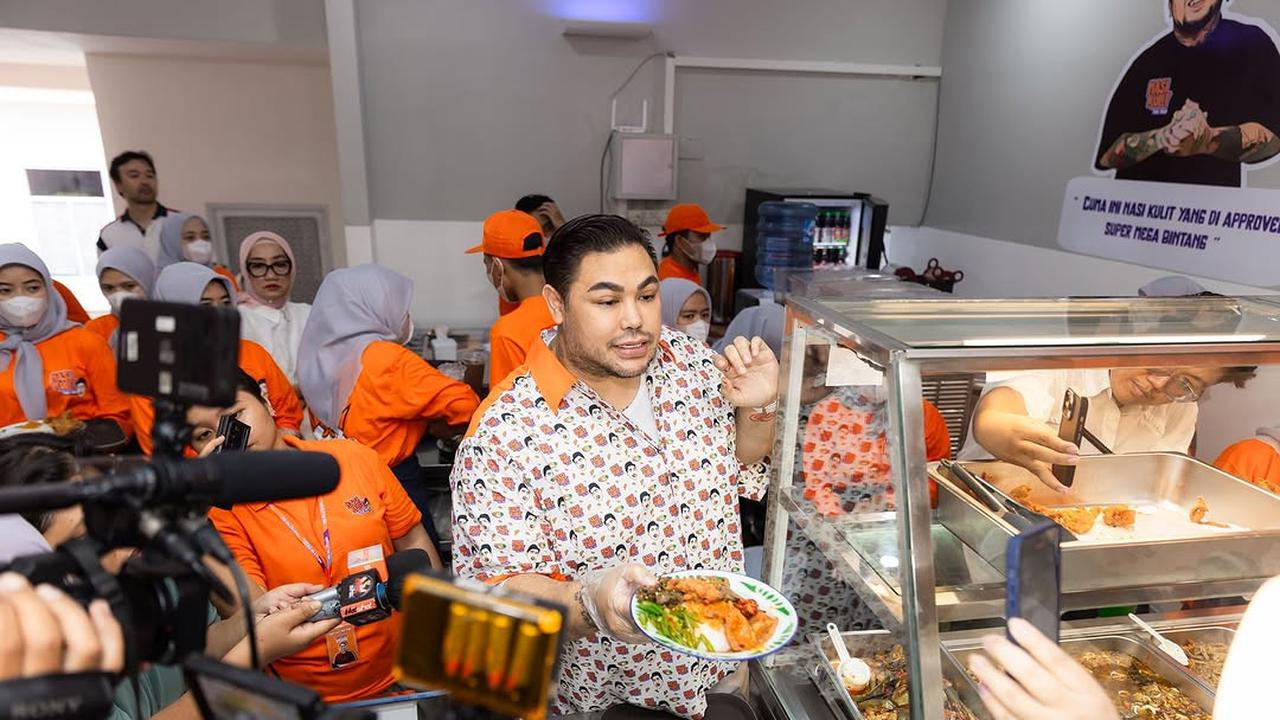 Ivan Gunawan Buka Bisnis Kuliner Baru, Harganya Mulai 15 Ribu sudah Bikin Perut Kenyang