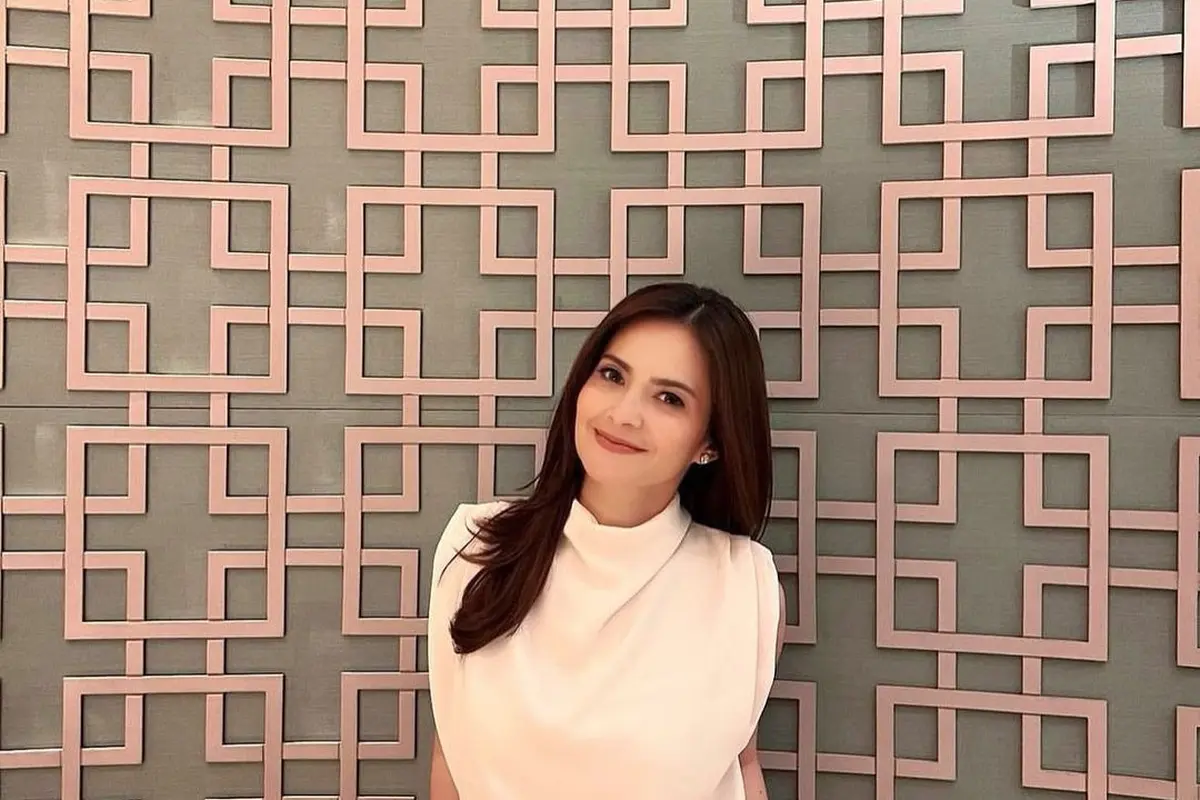 6 Tampilan Cut Tari yang Semakin Cantik dan Awet Muda di Usia 46 Tahun